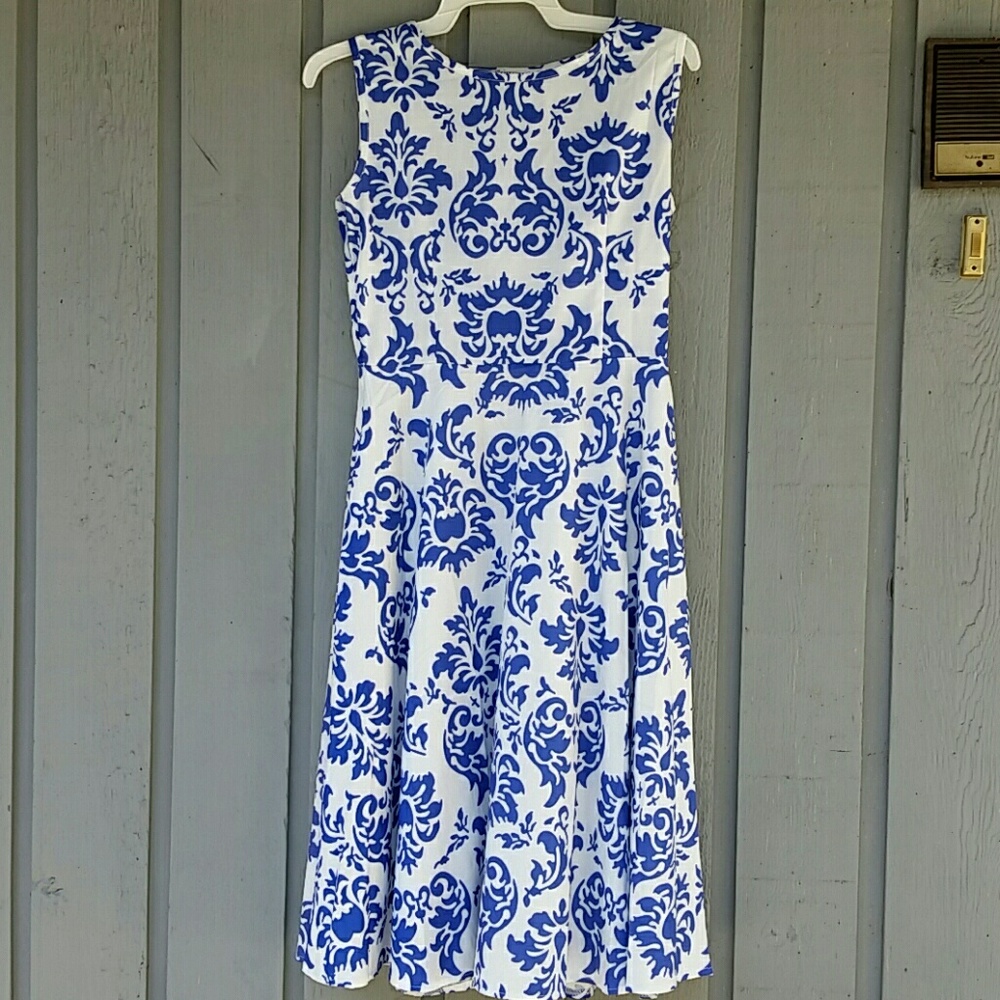 Blue and white patterned dress S/M